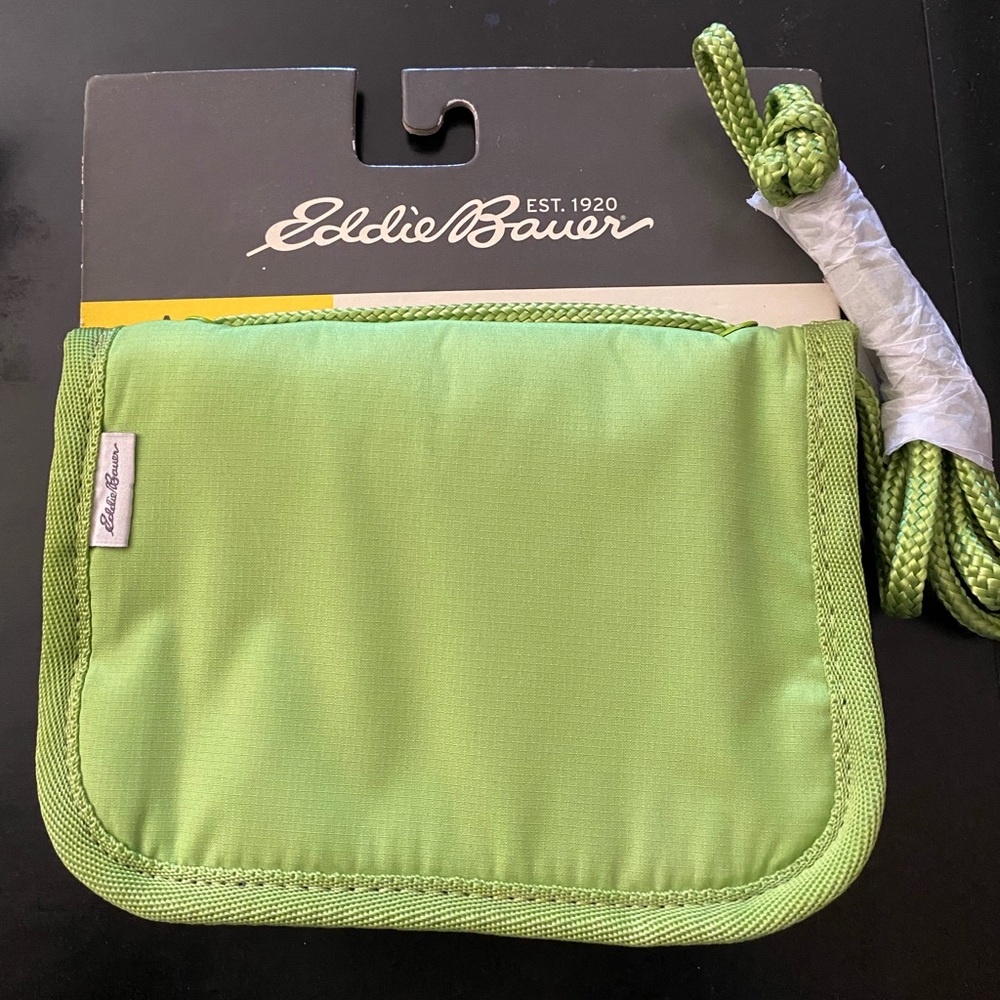 NWT. Eddie Bauer Travel Wallet